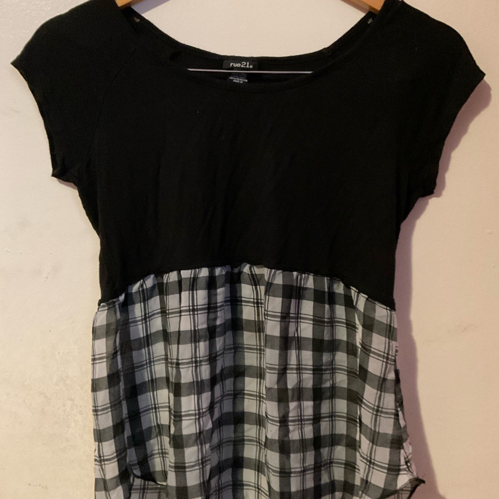 Rue21 Black And Gray Checkered Women's Top Size Medium
